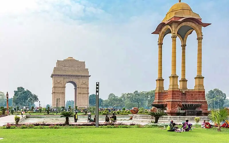 Cultural Etiquette Guide for First-Time Golden Triangle Travellers