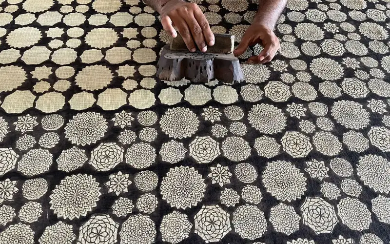 Blue Pottery vs Bagru Print – How to Identify Authentic Jaipur Handicrafts