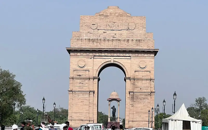 Best Car Options for Delhi Jaipur Agra Tour