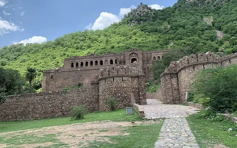 Lesser-Known Forts Around Jaipur: 7 Offbeat Heritage Gems