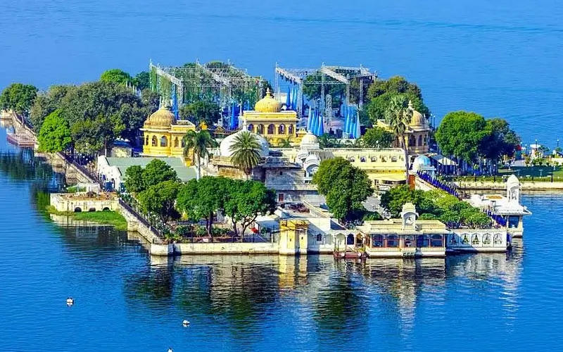 Stag Groups in Golden Triangle – Do and Don’t Guide for Bachelor Trips