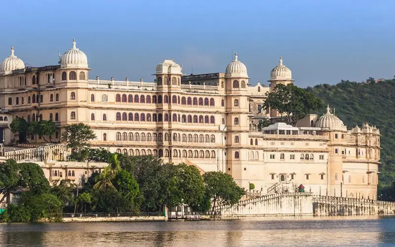 Udaipur City Tour with Driver and Car
